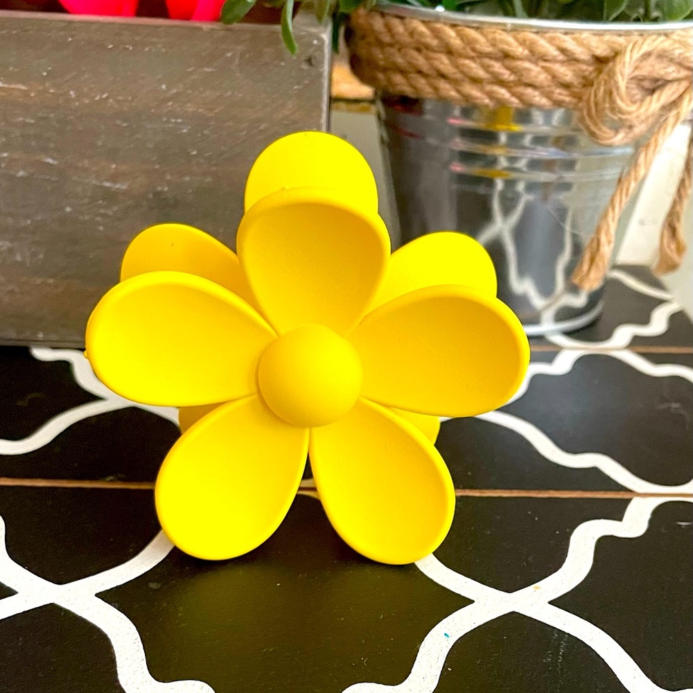 Flower Hair clip in Bright Yellow. Large size 2.8 x 1.7. These clips are sturdy.